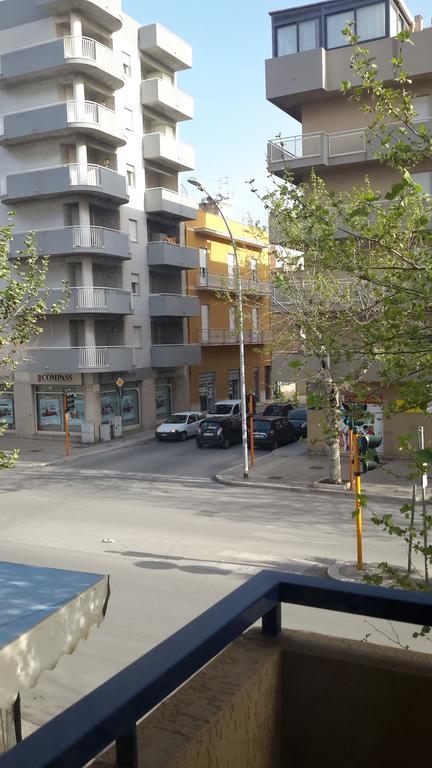 Una Terrazza Nel Sole Appartamento Di Tre Camere E Terrazza Trapani Exterior photo