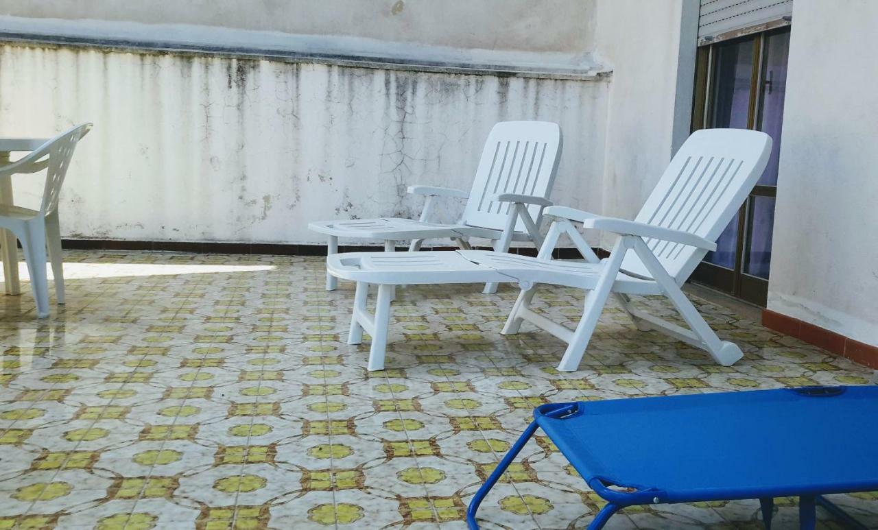 Una Terrazza Nel Sole Appartamento Di Tre Camere E Terrazza Trapani Exterior photo